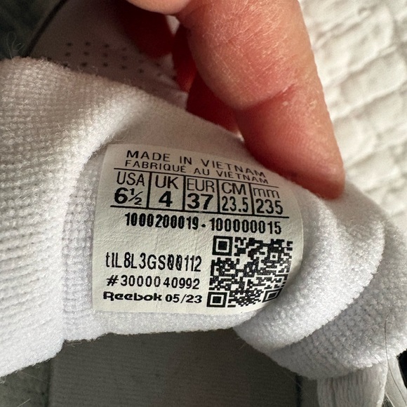 Reebok Women’s Classic White Sneakers Size 6.5 - Picture 6 of 6